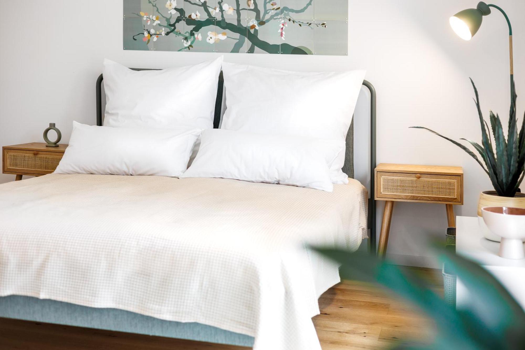 Design-Apartment In Linz Mit Netflix & Balkon Eksteriør billede
