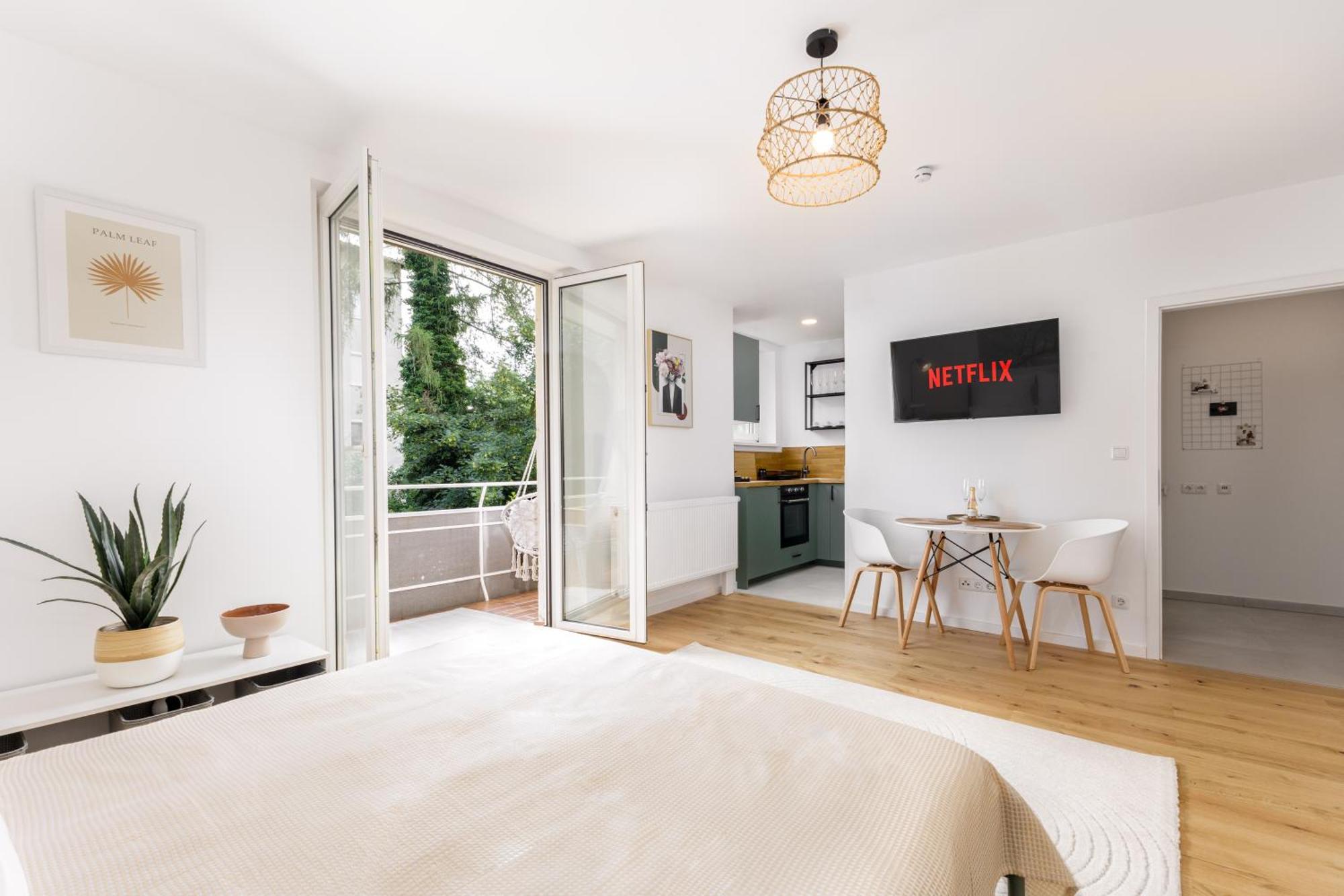 Design-Apartment In Linz Mit Netflix & Balkon Eksteriør billede